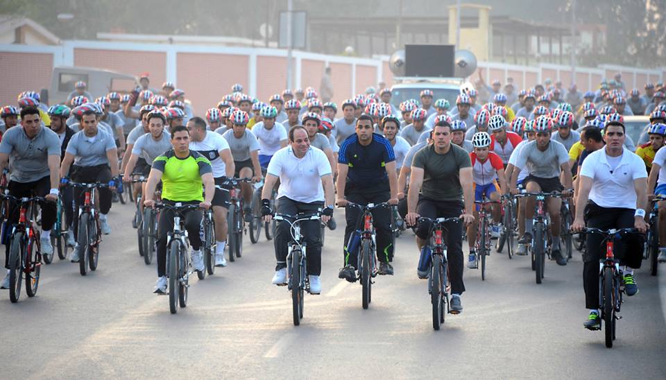 السيسي يدعو المصريين إلى استعمال الدراجات للحد من استهلاك الطاقة الدعمة