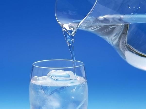 لا تشرب الماء إلا عند العطش