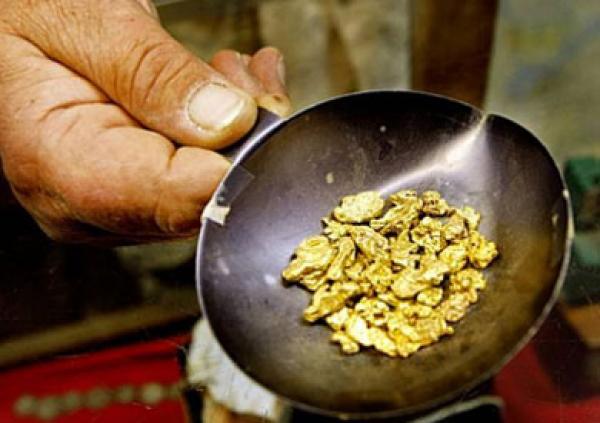 مواد كيماوية لاستخراج الذهب تهدد المئات من سكان الدواوير بالموت