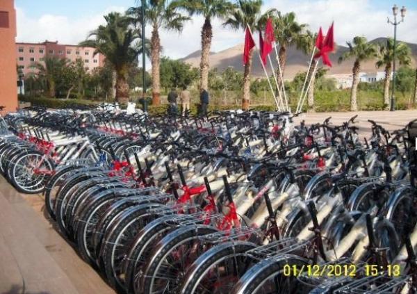 أربعة جماعات قروية بإقليم تطوان تستفيد من 258 دراجة هوائية على تلاميذ الثانويات الإعدادية .
