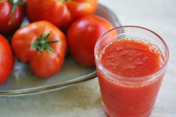 عصير الطماطم يحمي من هشاشة العظام