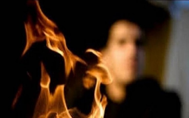 61242021 %D8%B4%D8%A7%D8%A8%20%D9%8A%D8%B6%D8%B1%D9%85%20%D8%A7%D9%84%D9%86%D8%A7%D8%B1%20%D8%A8%D9%86%D9%81%D8%B3%D9%87 1737586012