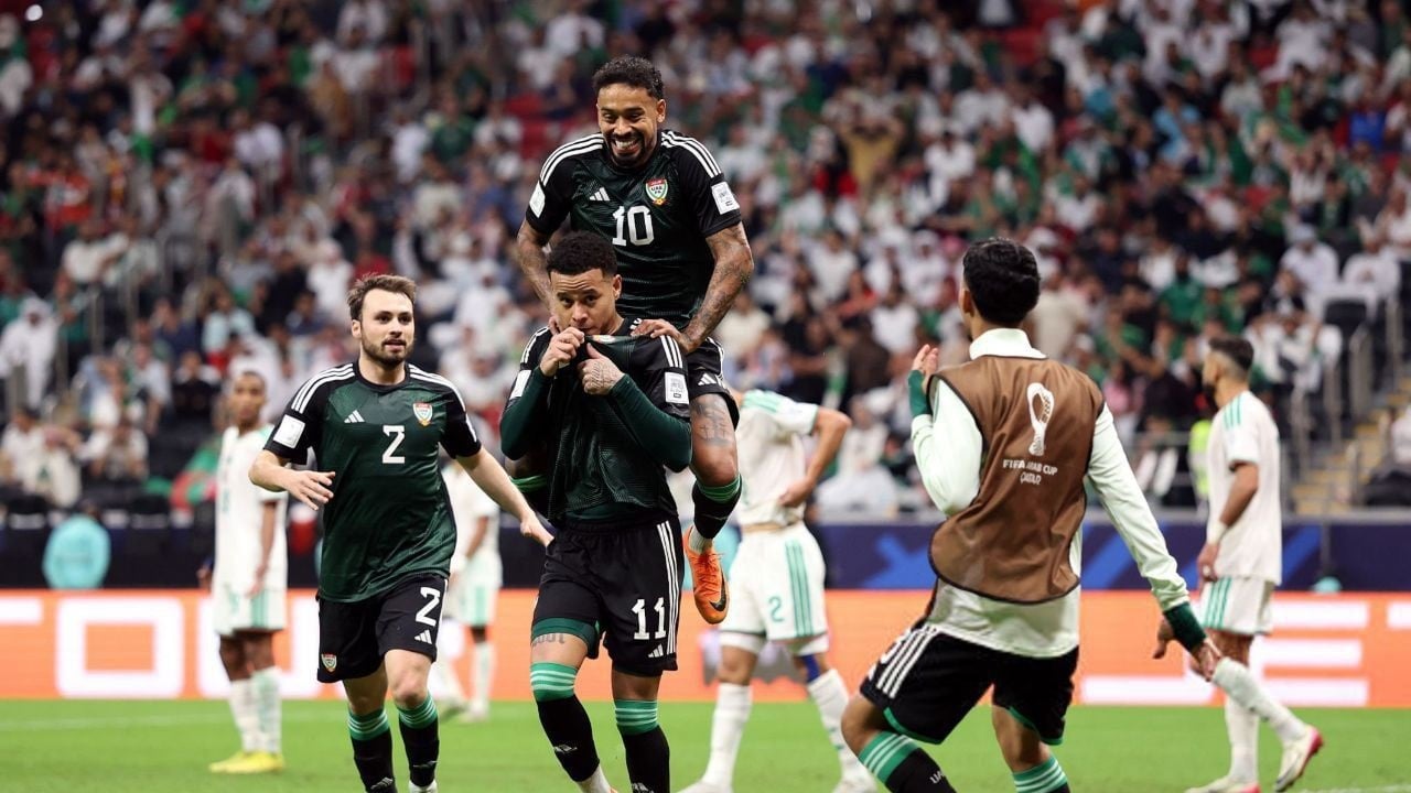 الإمارات تقصي الجزائر وتتأهل لمواجهة المنتخب المغربي في نصف نهائي كأس العرب 4 aeebf0ab c4d3 4c7f 9f5f 3b71f33449bf 1765571711