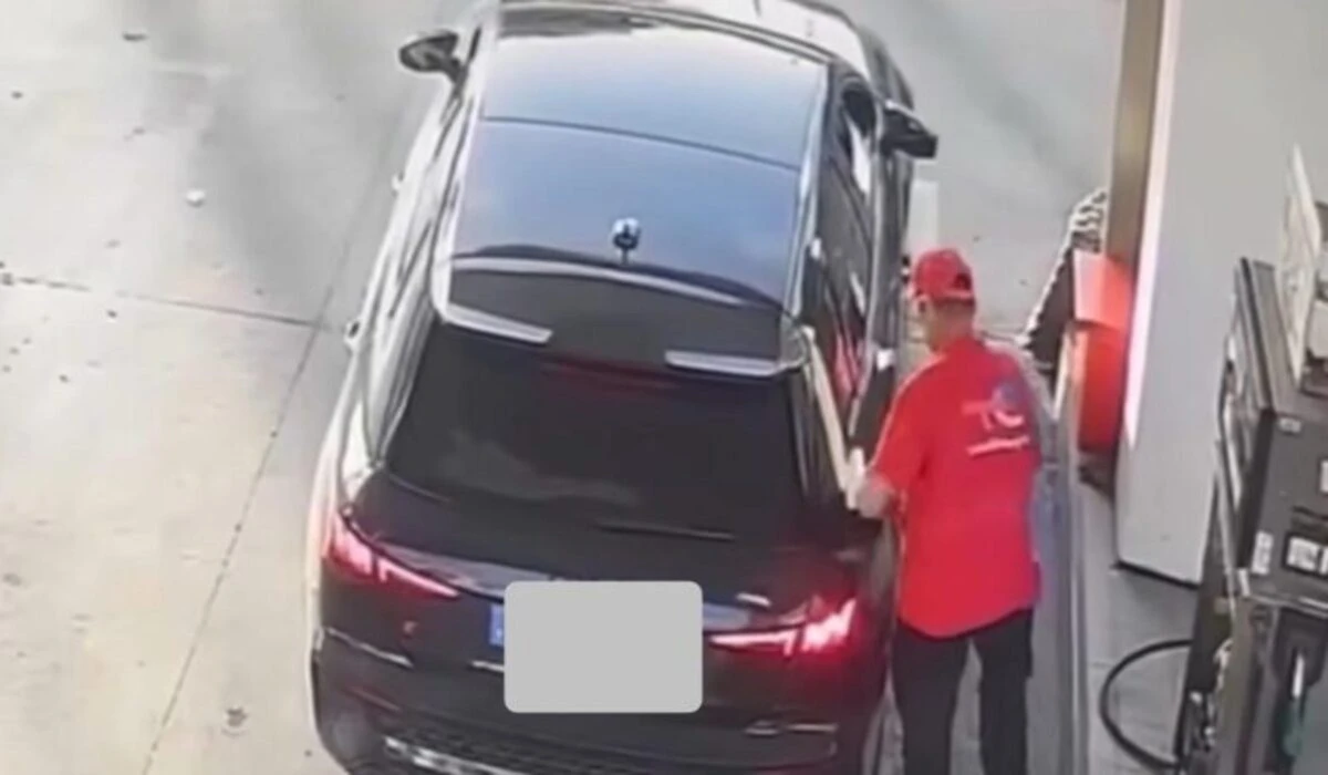 جاب الربحة.. اعتقال “مول الأودي” بطل واقعة الفرار من محطة وقود بطنجة جاب الربحة.. اعتقال “مول الأودي” بطل واقعة الفرار من محطة وقود بطنجة