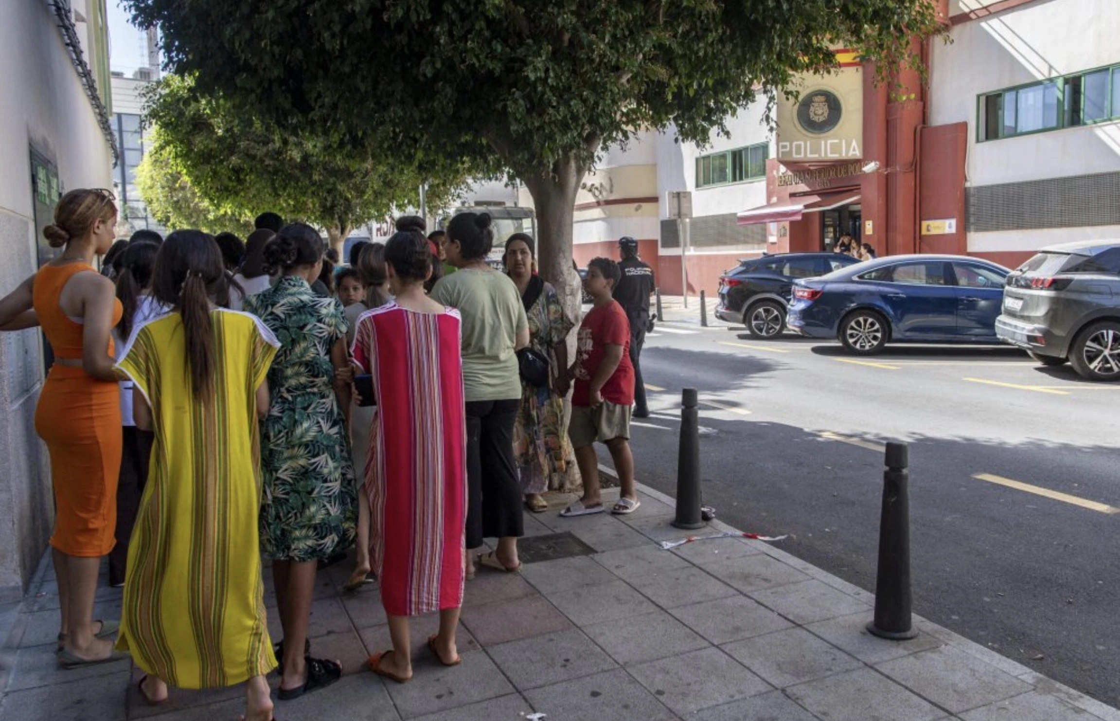 في خطوة مثيرة للريبة.. مدريد تعد خطة لنقل عاجل لـ500 فتاة قاصر من سبتة نحو إسبانيا وتستثني الذكور