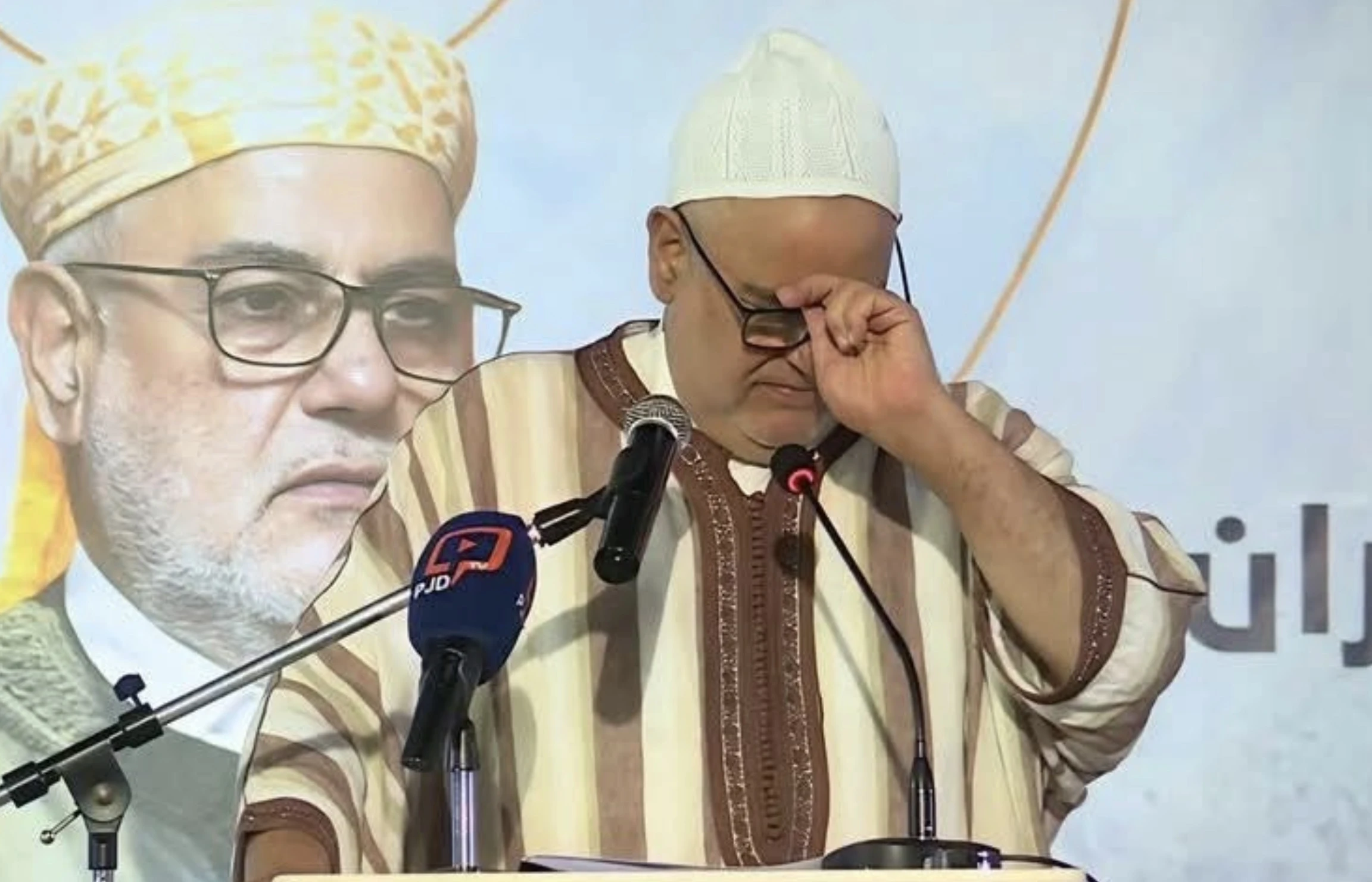 استحضر “اليوم الأسود” من جديد.. بنكيران يعترف: فكرت في اعتزال السياسة ولم أستطع استحضر “اليوم الأسود” من جديد.. بنكيران يعترف: فكرت في اعتزال السياسة ولم أستطع