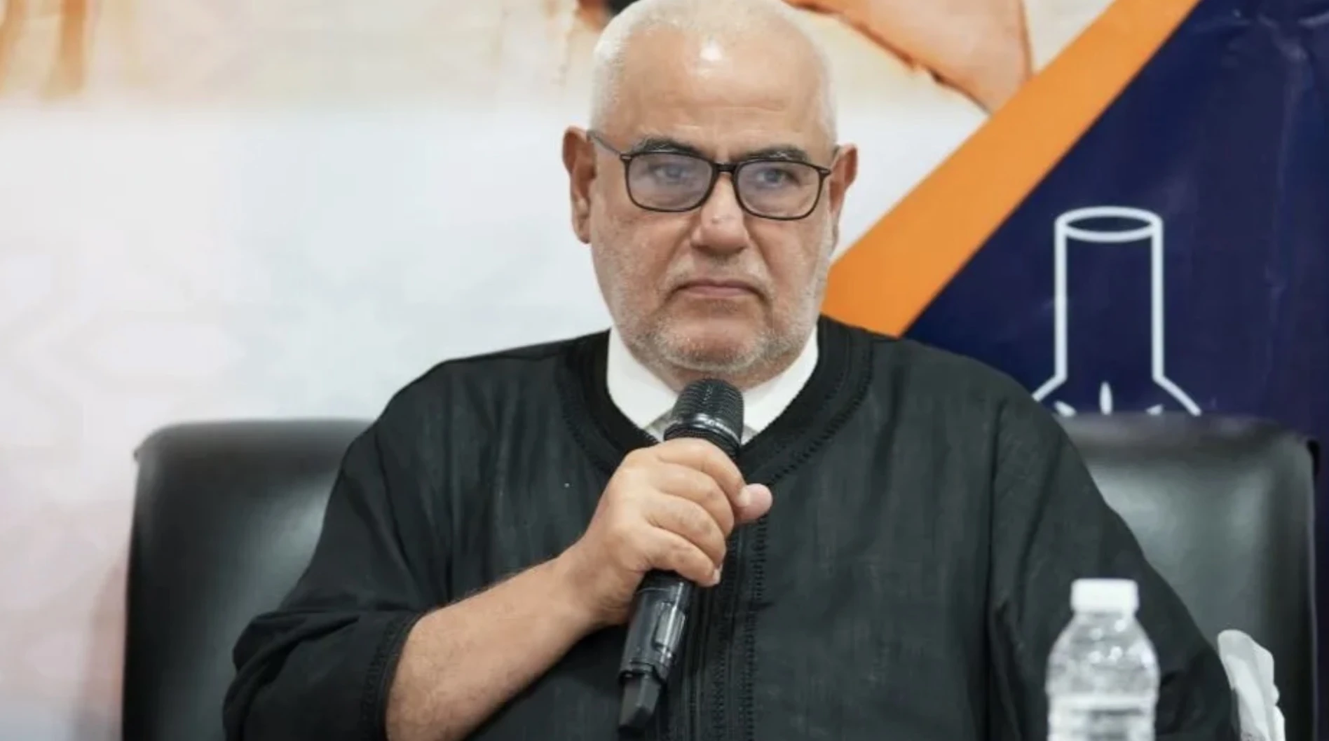 بنكيران في مأزق.. البيجيدي بين مطرقة العزلة وسندان التنسيق مع غريمه الأحرار في المعارضة بنكيران في مأزق.. البيجيدي بين مطرقة العزلة وسندان التنسيق مع غريمه الأحرار في المعارضة