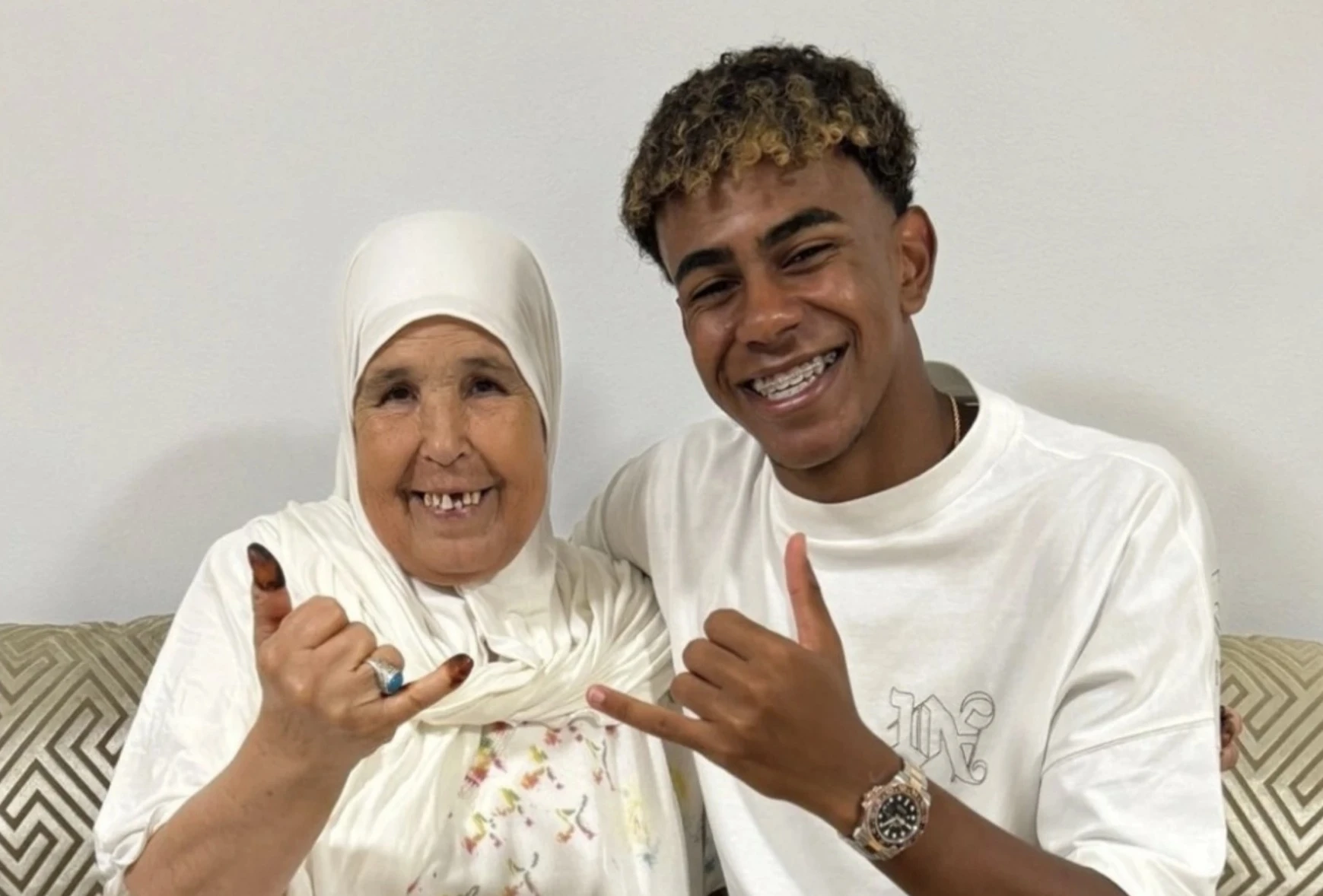 رغم اختياره لاروخا.. لامين جمال يوثق ارتباطه بالمطبخ المغربي في "304"