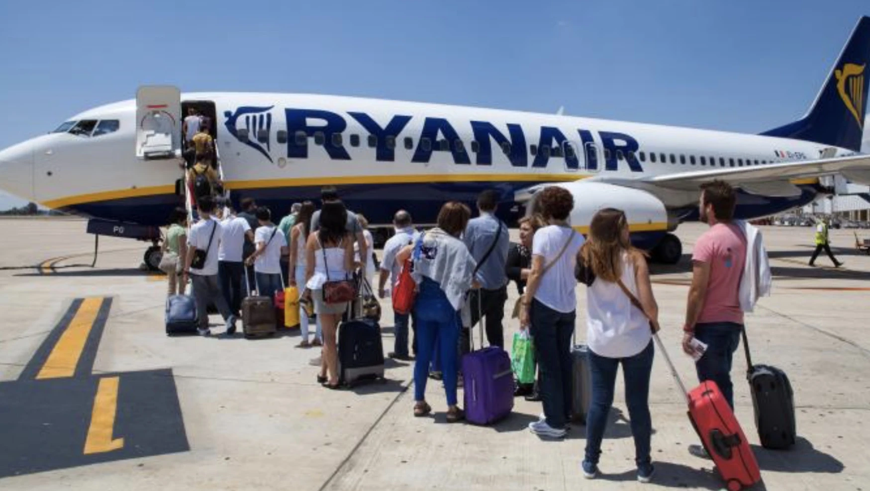 “ريانير” تحذر من قفزة قياسية في أسعار التذاكر نحو المغرب وإلى أوروبا “ريانير” تحذر من قفزة قياسية في أسعار التذاكر نحو المغرب وإلى أوروبا