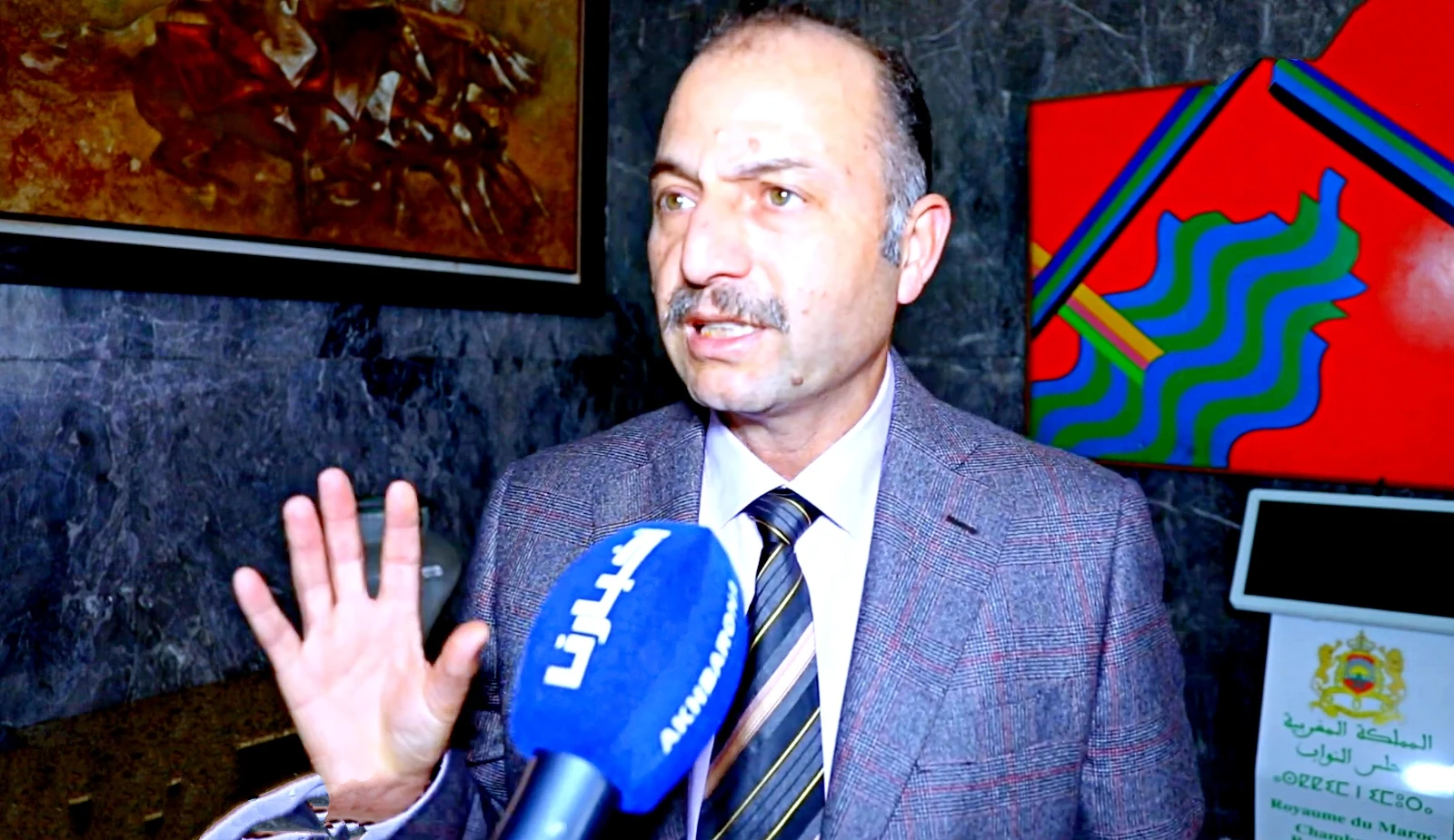 حمى الانتخابات تشعل "حرب المواقع" بوزان والمحرشي يخرج عن صمته بعد استهدافه بتهم خطيرة (فيديو)