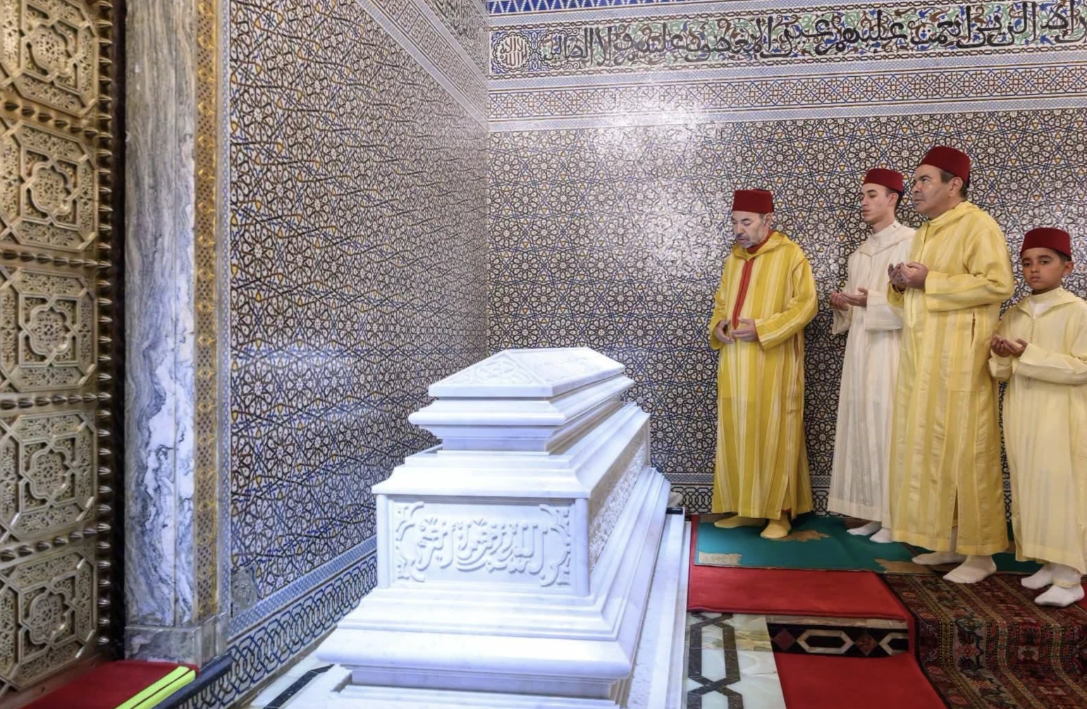 أمير المؤمنين يترأس حفلاً دينياً إحياءً لذكرى وفاة جلالة المغفور له الملك الحسن الثاني