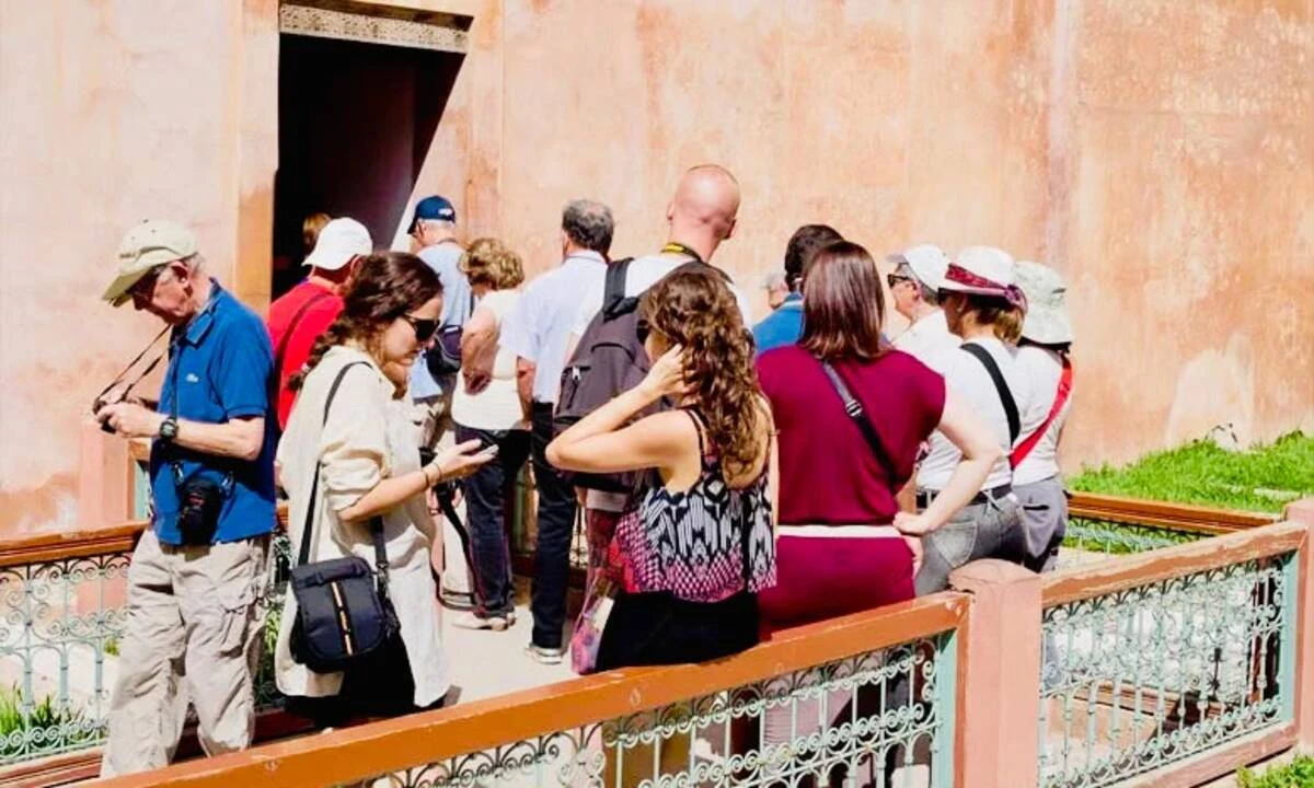 مراكش: توقيف مرشد سياحي رسمي بشبهة التحرش بسائحة أجنبية مراكش: توقيف مرشد سياحي رسمي بشبهة التحرش بسائحة أجنبية