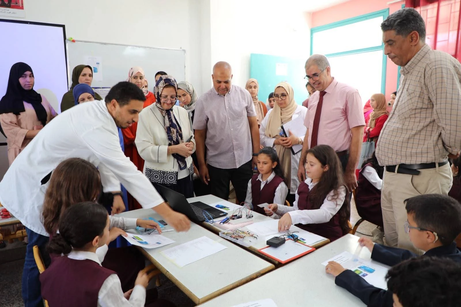 مديرية وزان تحتفي باليوم الوطني لجمعيات آباء التلاميذ وتؤكد على دورها في الارتقاء بالمدرسة المغربية
