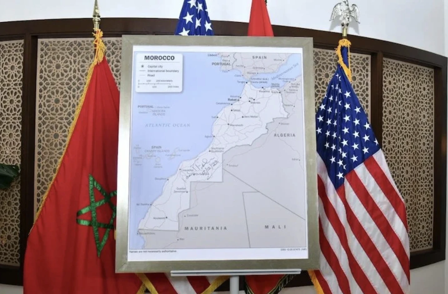 السفارة الأمريكية في المغرب تشارك المغاربة احتفالاتهم بعيد الوحدة
