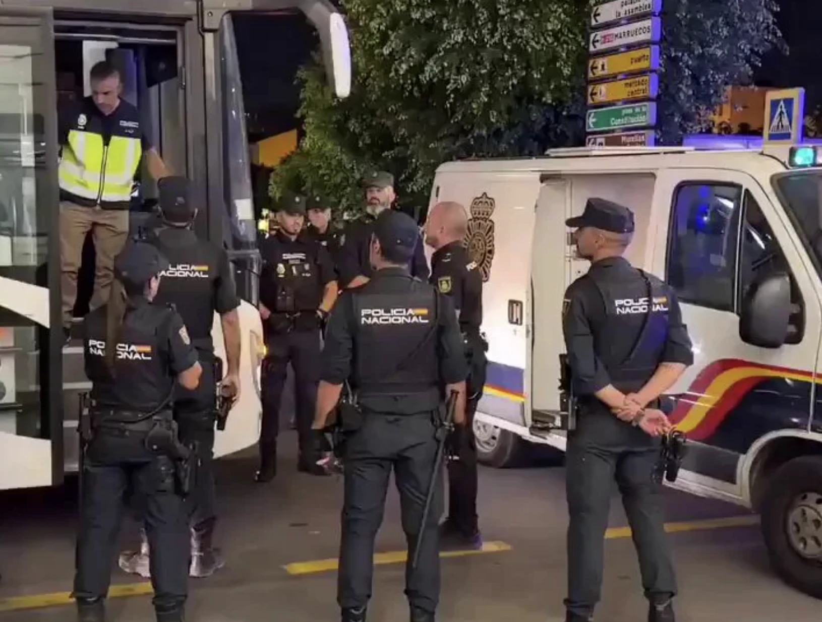 ترحيل مئات الجزائريين من سبتة يفتح ملفاً مسكوتاً عنه.. من يتحمل فعلاً عبء الهجرة نحو أوروبا؟