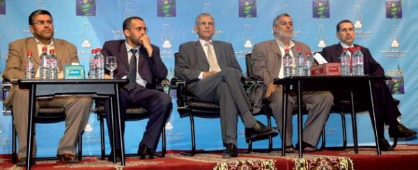 \"العدالة والتنمية\" : لن نغلق حانات الخمور والأولوية للشغل والتعليم  