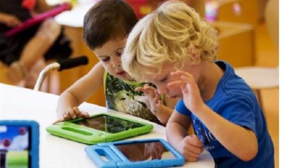 "آي باد" يؤثر سلبا على مهارة الأطفال في الإمساك بالقلم
