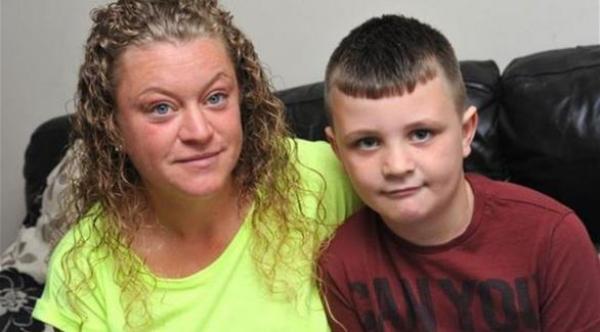 طفل لديه حساسية من ... نفسه