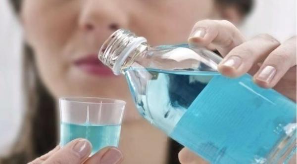 هل يمكن لغسول الفم الحماية من فيروس كورونا؟