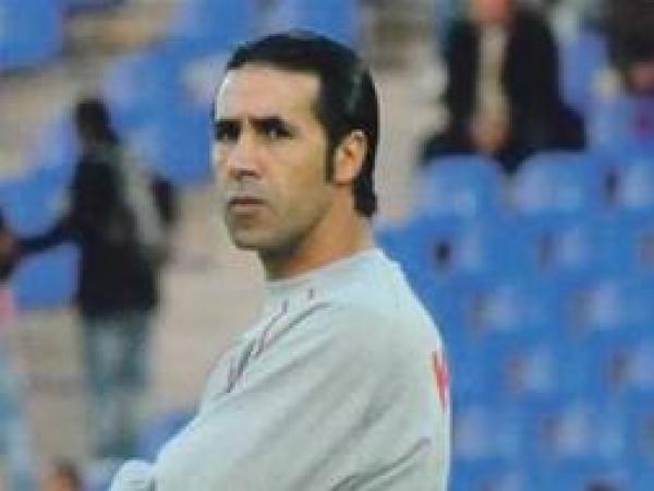 الكوكب المراكشي يجدد عقده مع المدرب هشام الدميعي