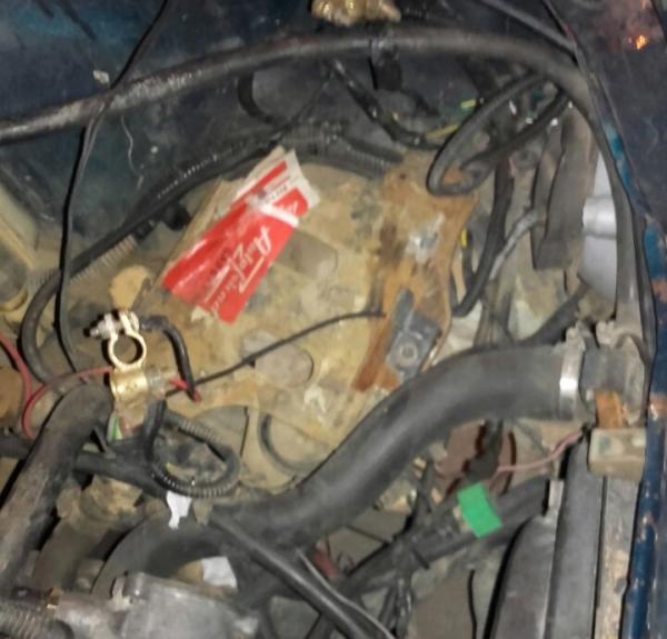 سرقة البطاريات من السيارات بالشارع من طرف اللصوص ومواطنون يشتكون