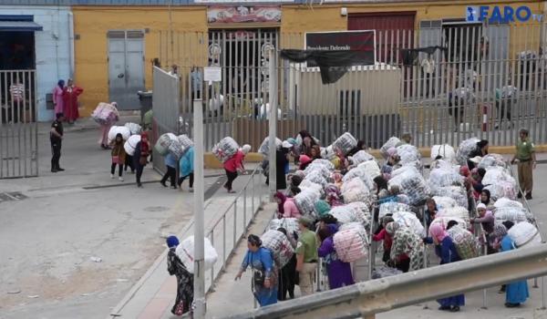 وفاة سيدتين بسبب التدافع في معبر سبتة المحتلة