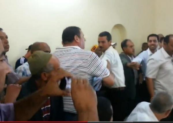 فضيحة : سب و شتم و تشابك بالأيدي و تراشق بالتهم في المجلس البلدي للصخيرات (الفيديو)