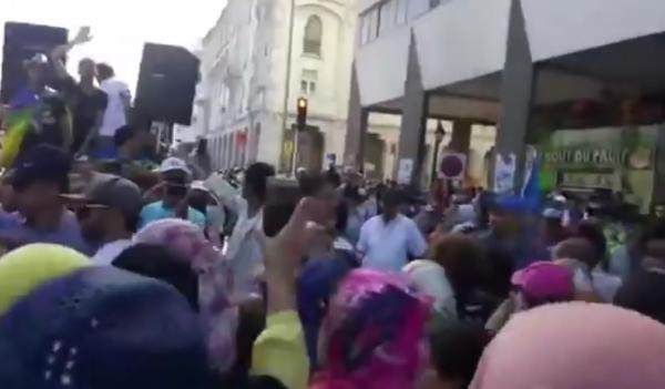الآلاف يخرجون بالرباط احتجاجا على أحكام الريف