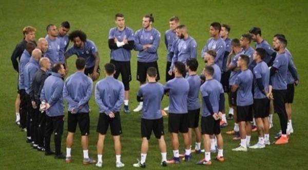 زيدان يكشف سر اجتماعه بلاعبي ريال مدريد