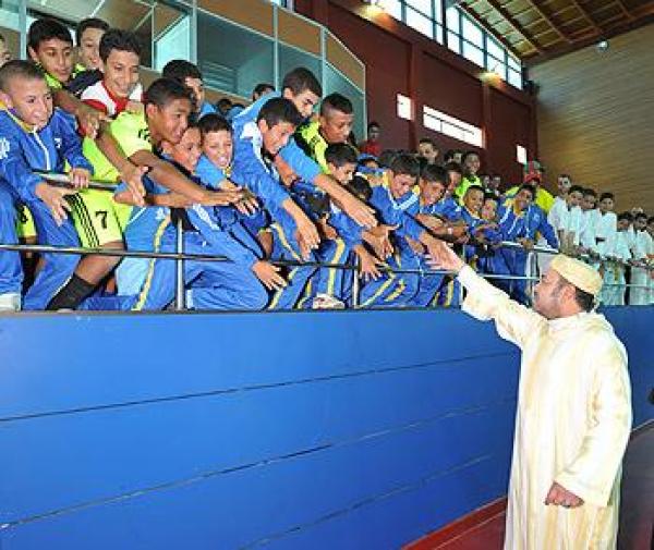 جلالة الملك يدشن بوجدة القاعة المغطاة للرياضات