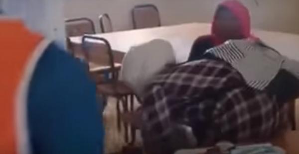 بالفيديو : هيستريا تصيب تلميذات إحدى الثانويات المغربية و تداول تفسيرات غريبة  للواقعة!