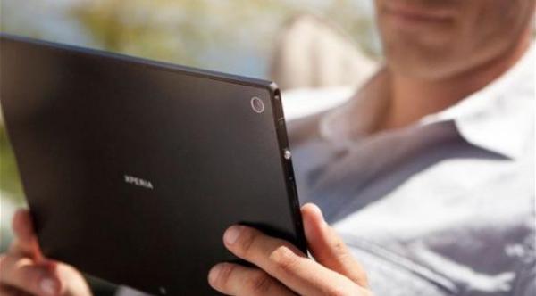 سوني تطلق حاسوباً لوحياً بقياس 12 بوصة