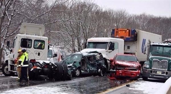 اليابان: عاصفة ثلجية تتسبب في تصادم 25 سيارة