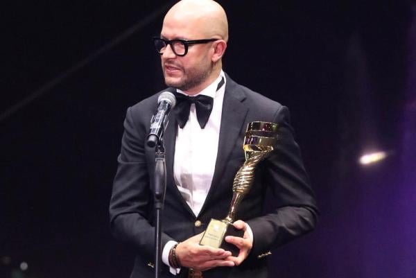 بالصور.. شاب مغربي يقود "ماركة" شهيرة للفوز بأفخم جائزة للموضة والأزياء في العالم