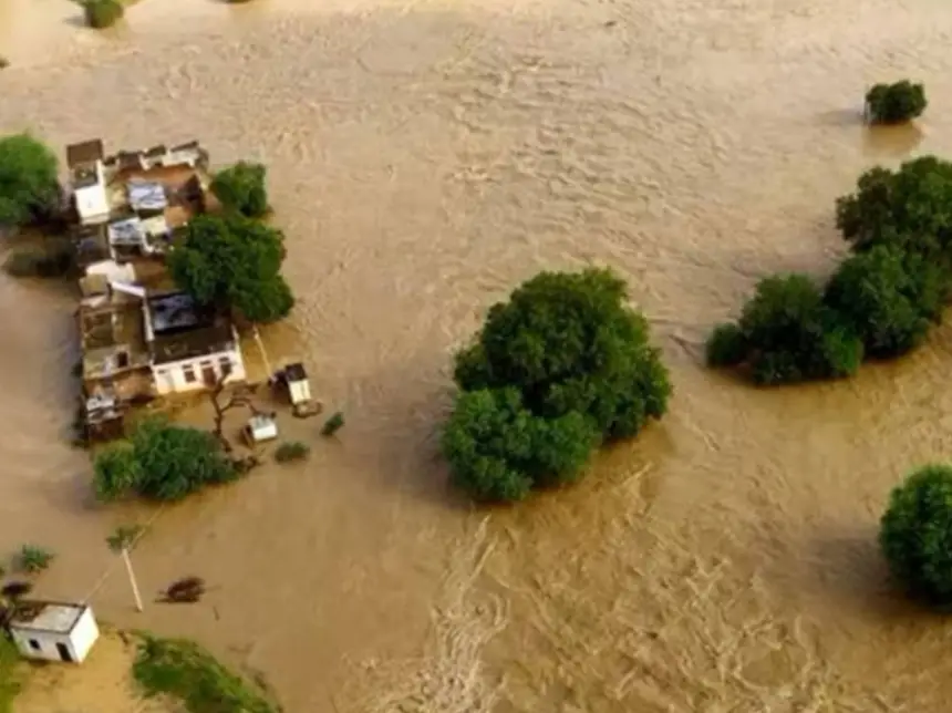 مقتل نحو 100 شخص جراء سوء أحوال الطقس في الهند ونيبال