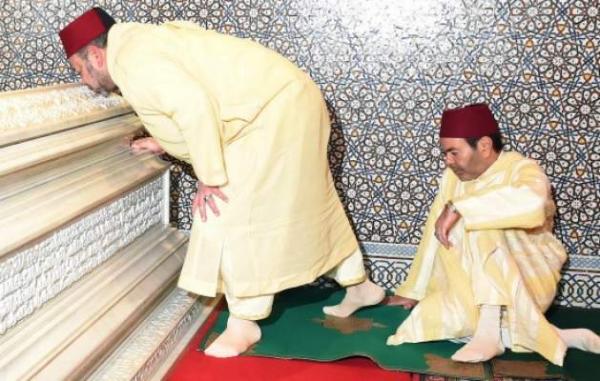 الملك يترأس حفلا دينيا بمناسبة الذكرى الـ 18 لوفاة والده الحسن الثاني