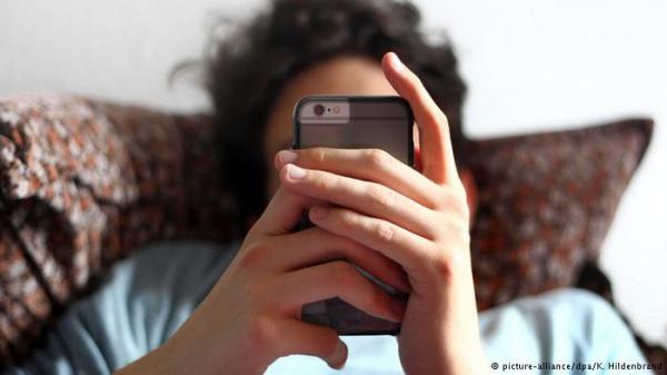 إبعاد الهاتف للتمتع بمباهج الحياة