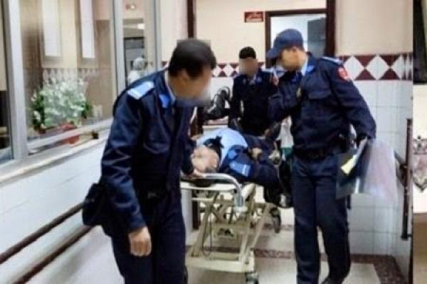 شهامة شرطي دفاعا عن فتاة تعجل بإرساله للمستعجلات بوجدة