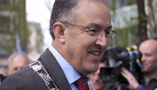 استطلاع : المغربي أحمد بوطالب عمدة روتردام المسؤول الأكثر شعبية في هولندا