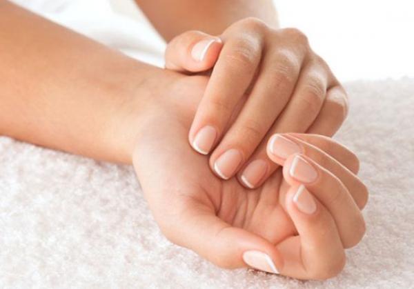 طريقة العناية باليدين خلال الصيف