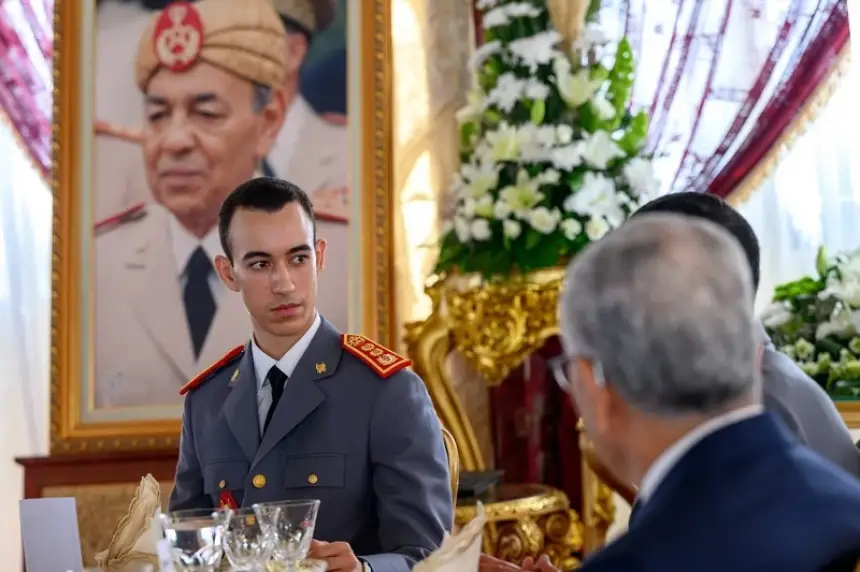 بتعليمات سامية من جلالة الملك، ولي العهد يترأس حفل تخرج فوجين بالكلية العسكرية