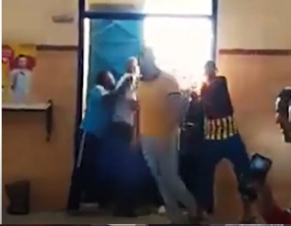 فيديو تدافع بمركزٍ للبريد بولاية ورقلة في الجزائر يحدث جدلا واسعا بمواقع التواصل