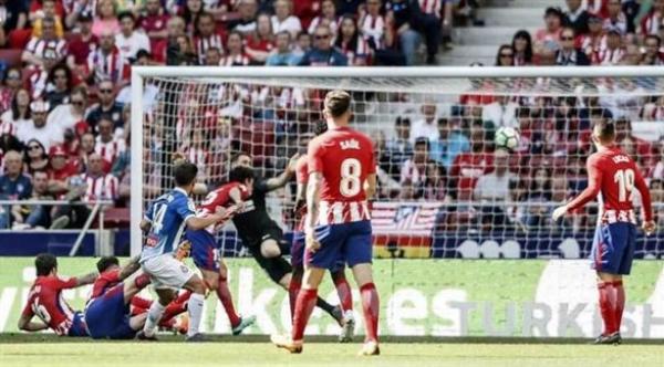 إسبانيول يفاجئ أتلتيكو في عقر داره بثنائية