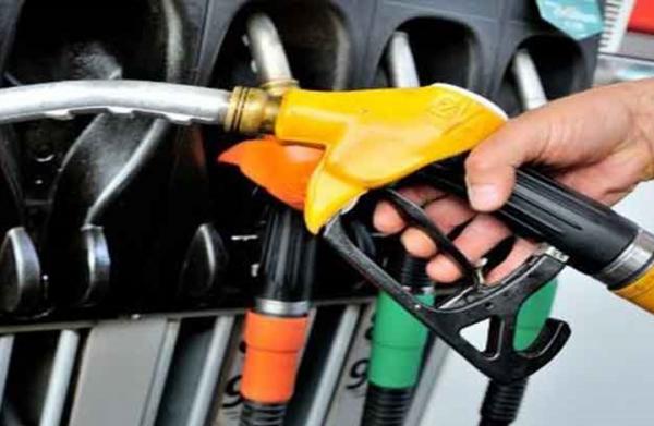 تراجع "تاريخي" في أسعار المحروقات بمحطات الوقود المغربية