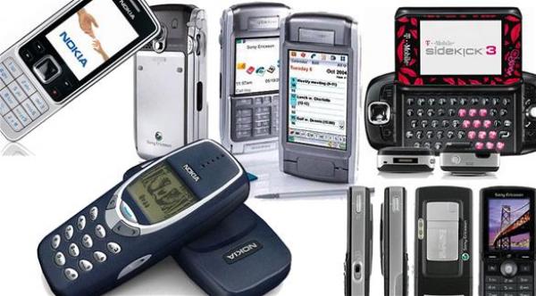 بالصور: أبرز 10 هواتف سبقت "آي فون"