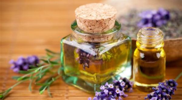 أفضل علاج طبيعي للتخلص من رائحة القدمين