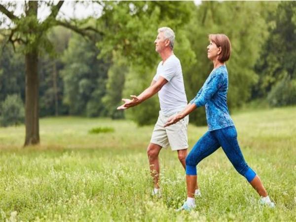 دراسة: خمس عادات تزيد العمر وتقي من الأمراض