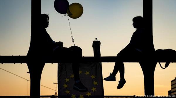 لحظة رومانسية تُنهي حياة حبيبين بطريقة مأساوية