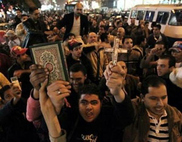 المسيحية والإسلام.. الأكثر تعرضاً للتحرش والقيود