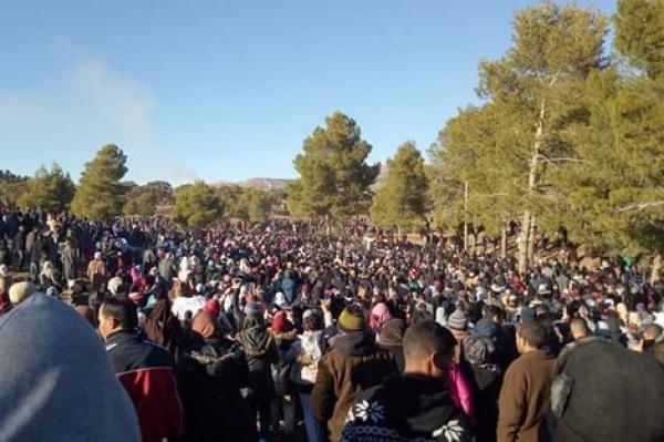 "حراك جرادة" قد يطيح بعامل الإقليم ولجنة مركزية تحقق معه